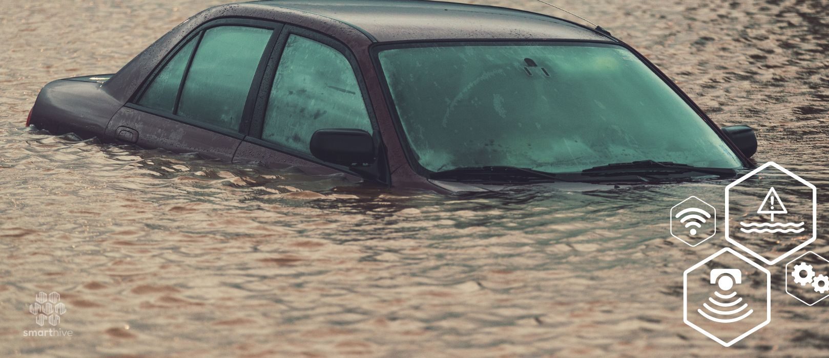 Sistema de monitorização de cheias da SmartHive com sensores IoT que medem níveis de água e enviam alertas em tempo real.